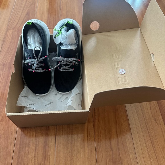 OOFOS OoMy Stride Black and Gray Women’s Athletic Shoes - Picture 2 of 4